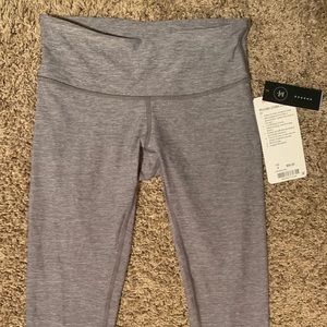 Lululemon grey size 4 Wunder Under Crop III. NWT.